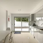 Beachside With Private Garden *