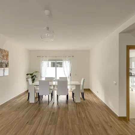 Semesterbostad Beachside With Private Garden
